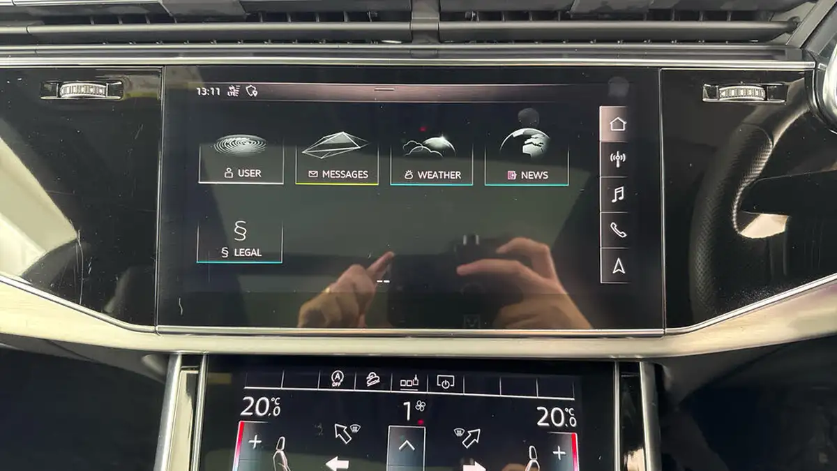 2020-audi-q8-30-55-tfsi-s-line-big-15