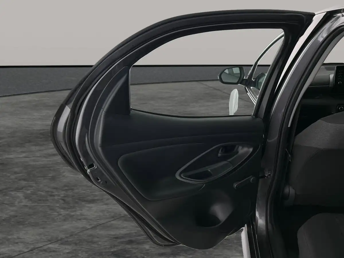 2022-toyota-yaris-15-vvt-i-icon-big-20