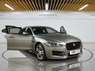 2019-jaguar-xe-small-7