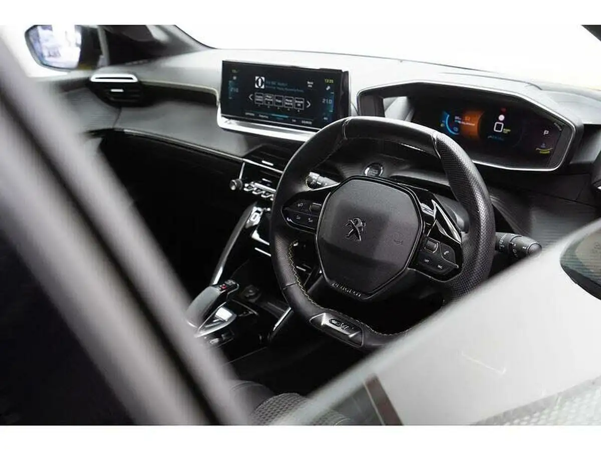 2021-peugeot-208-e-gt-50kwh-big-50