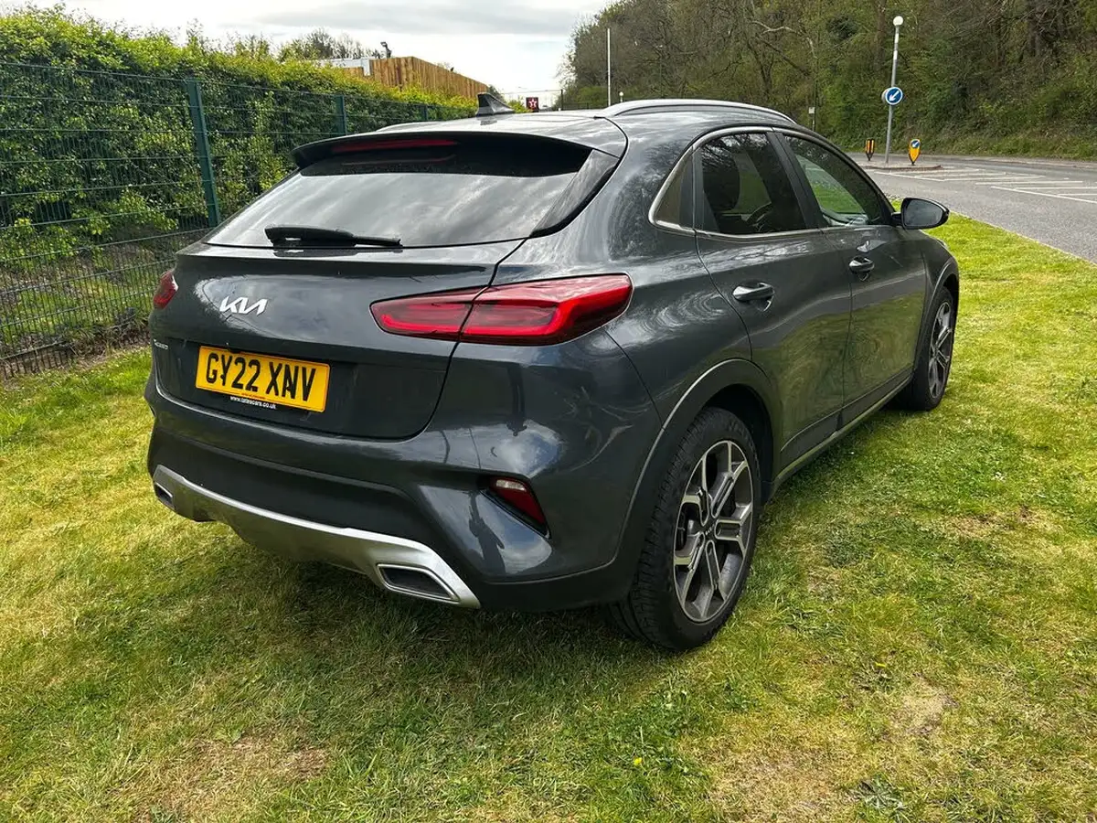 2022-kia-xceed-15-t-gdi-3-big-2