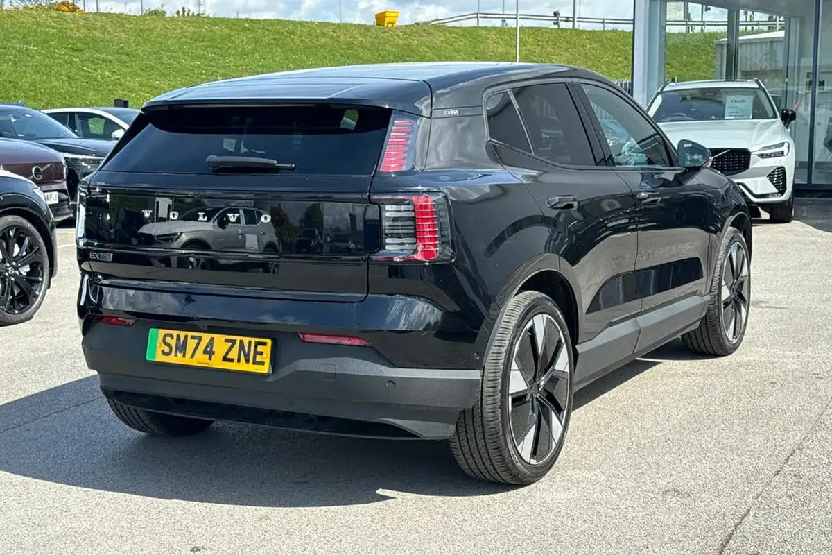 2025-volvo-ex30-e-single-motor-ultra-big-39