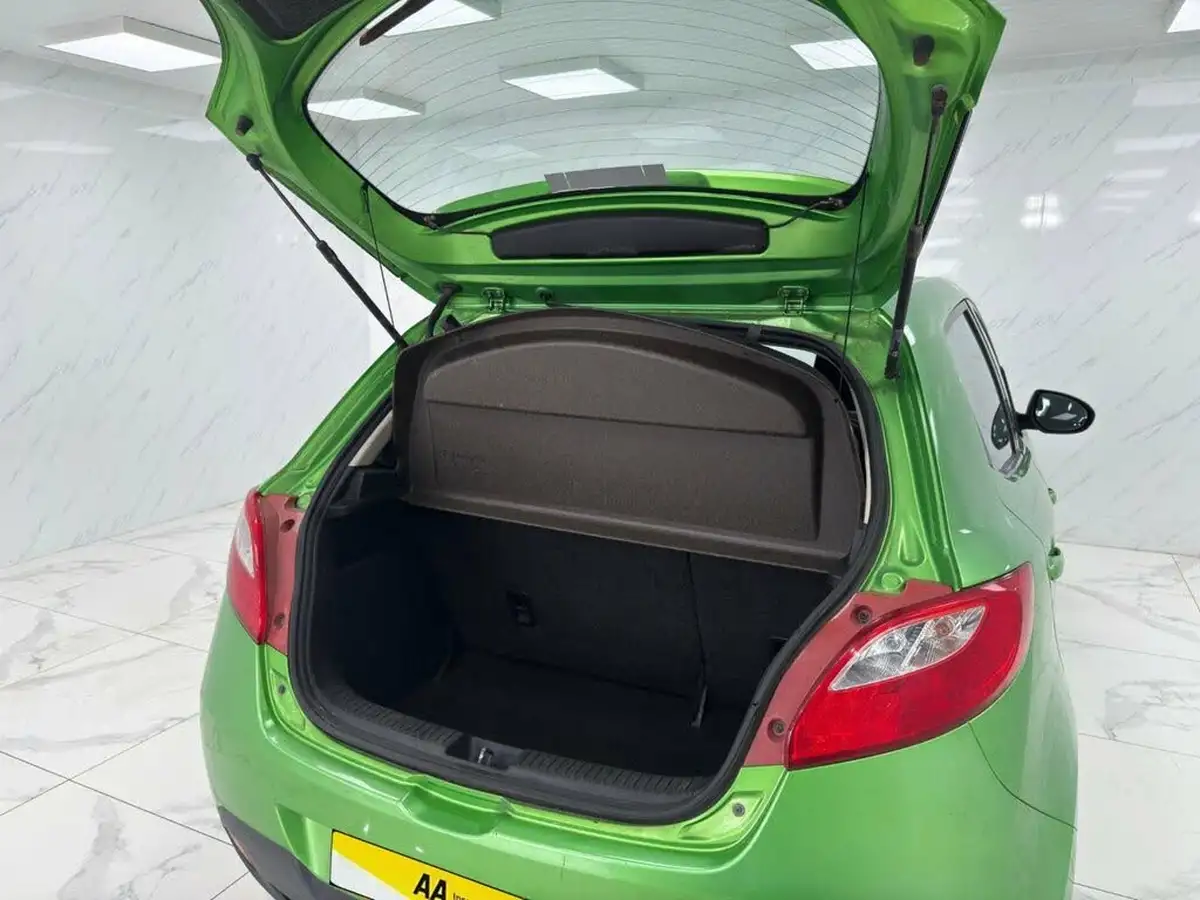 2009-mazda-mazda2-15-sport-5d-big-17