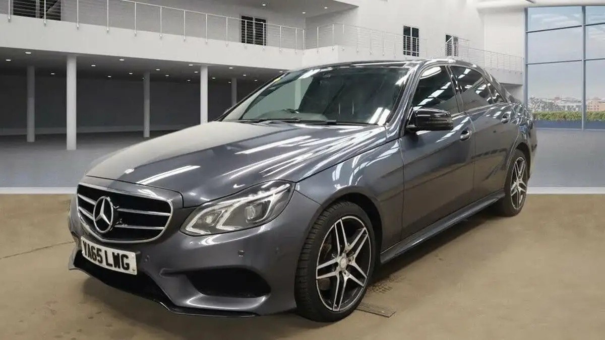 2016-mercedes-benz-e-class-21cdi-e220-amg-night-edition-premium-saloon-4d-big-5