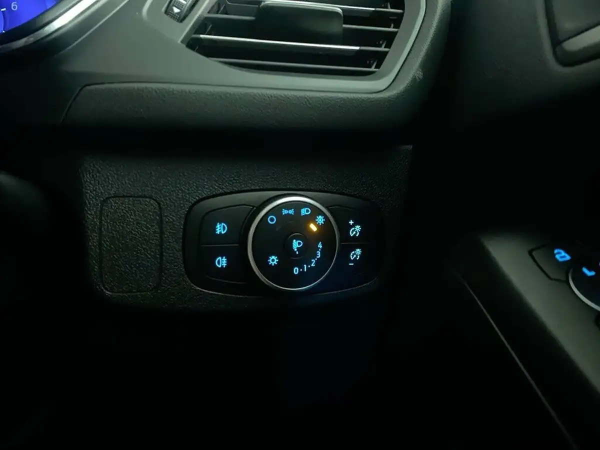 2021-ford-focus-10t-titanium-x-edition-155ps-hybrid-mhev-hatchback-big-22