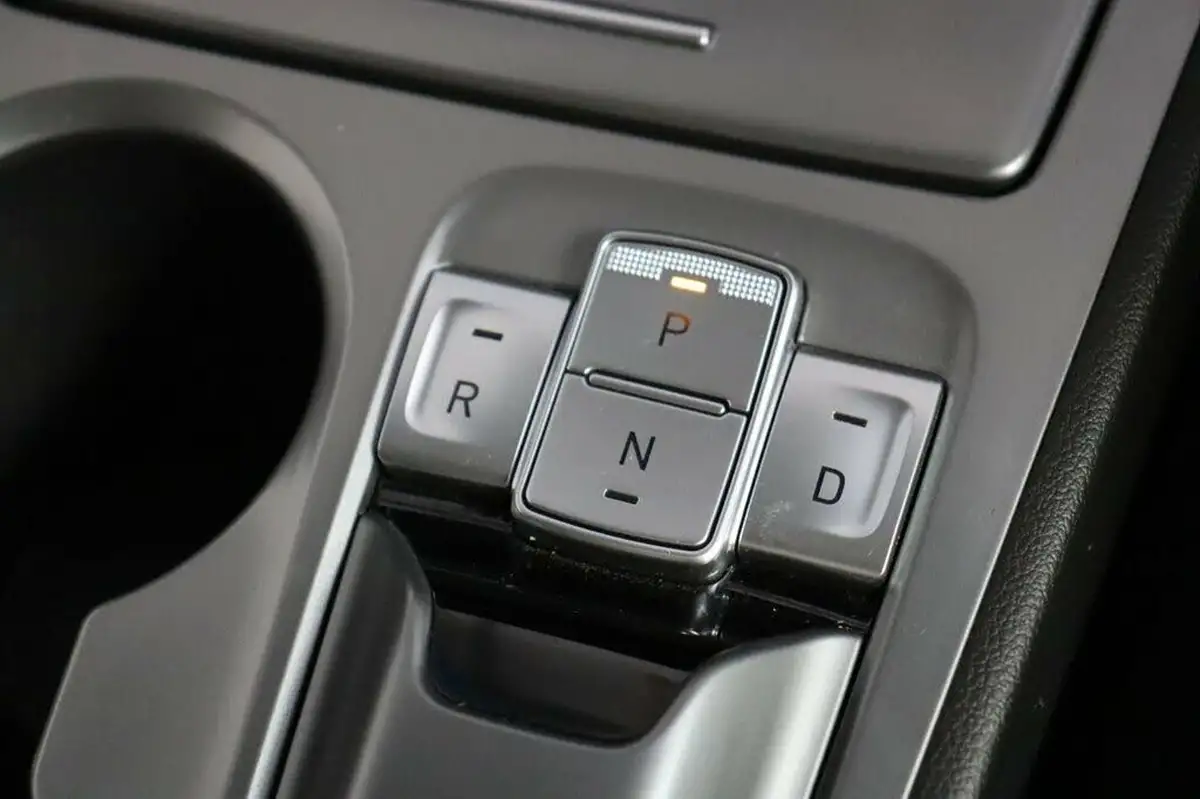 2021-hyundai-kona-e-premium-204ps-64kwh-7kw-obc-big-29