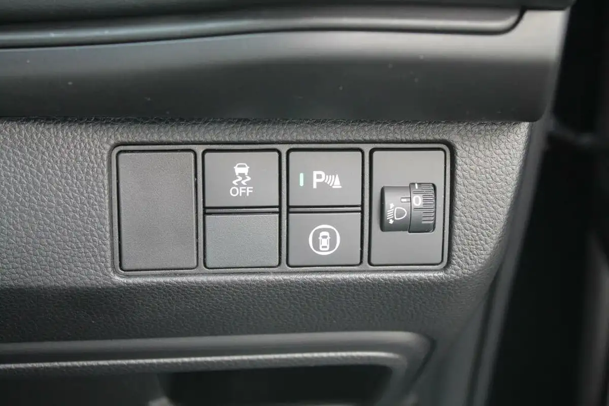 2023-honda-hr-v-15-i-mmd-elegance-big-54