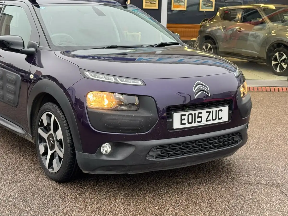 2015-citroen-c4-cactus-16bluehdi-flair-big-18