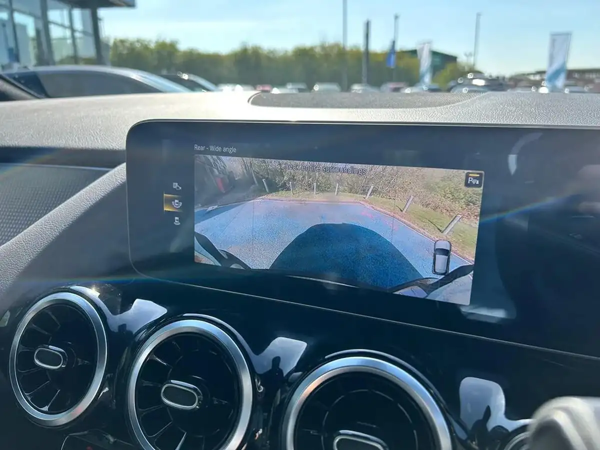 2021-mercedes-benz-gla-class-20d-gla-200d-sport-executive-big-27