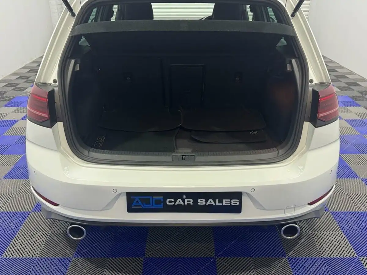 2018-volkswagen-golf-20-tsi-gti-5d-big-29