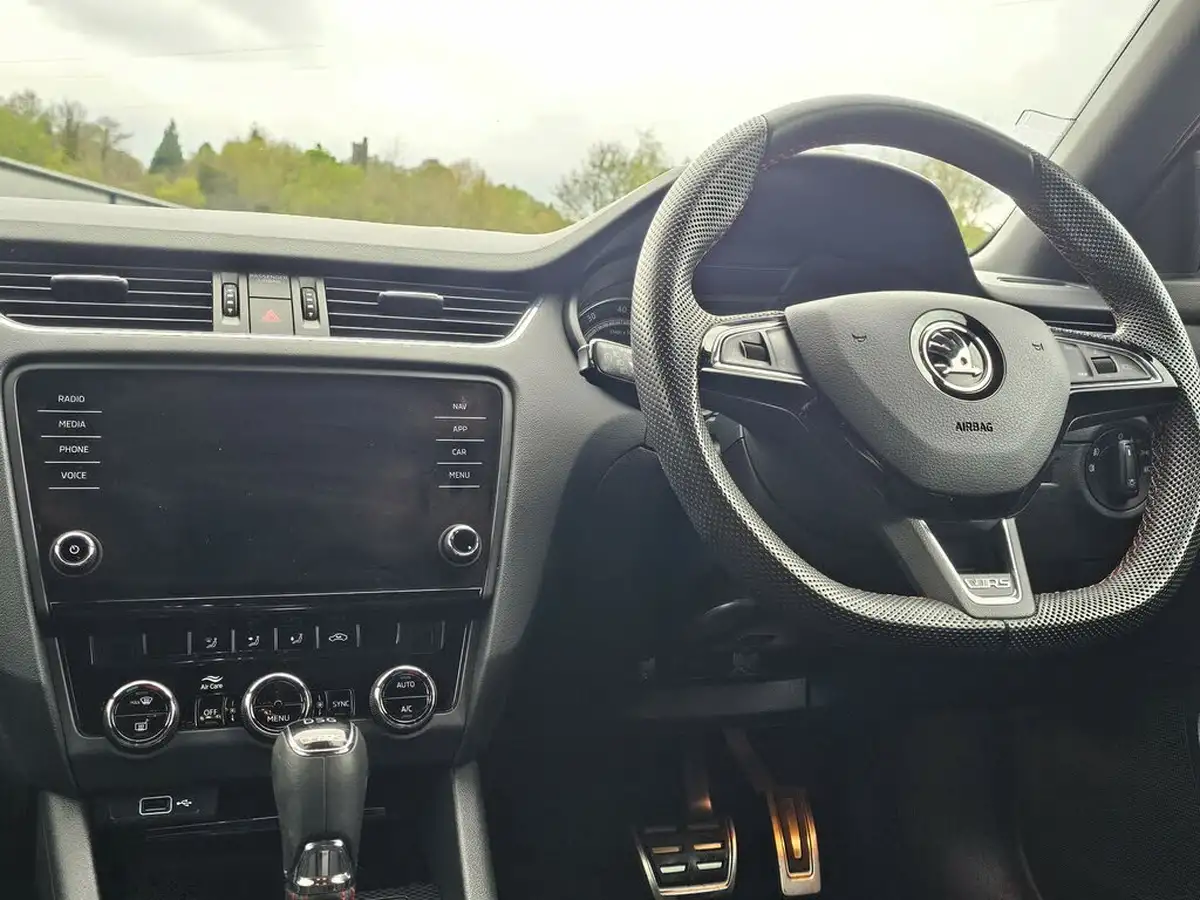 2019-skoda-octavia-20-tsi-vrs-hatchback-dsg-big-15