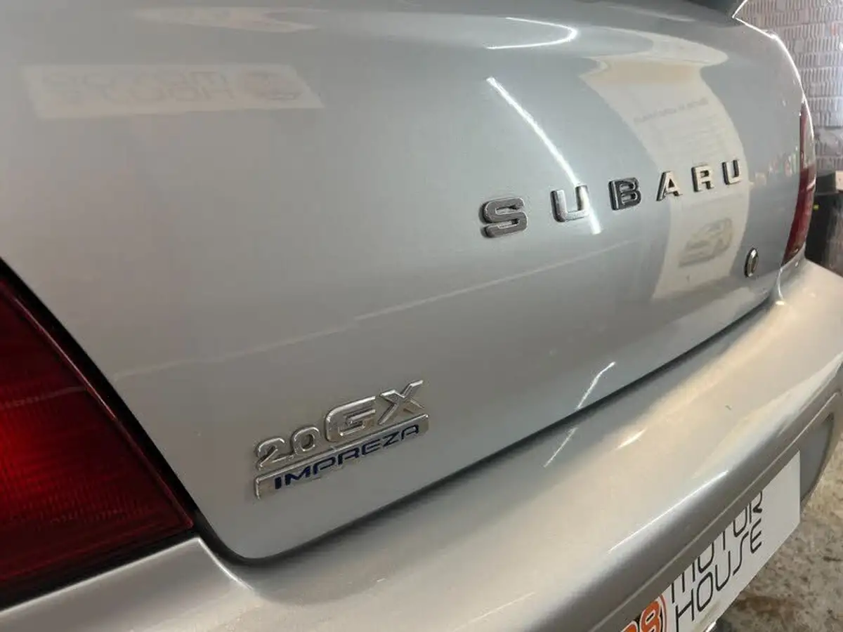 2002-subaru-impreza-20-gx-saloon-4d-auto-big-11