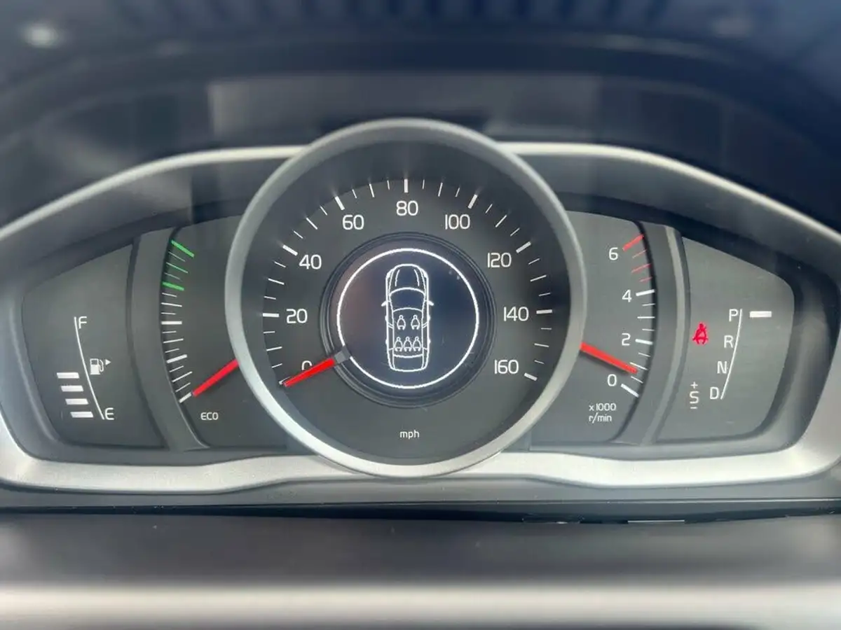 2015-volvo-xc60-24td-d4-se-181bhp-nav-geartronic-big-21