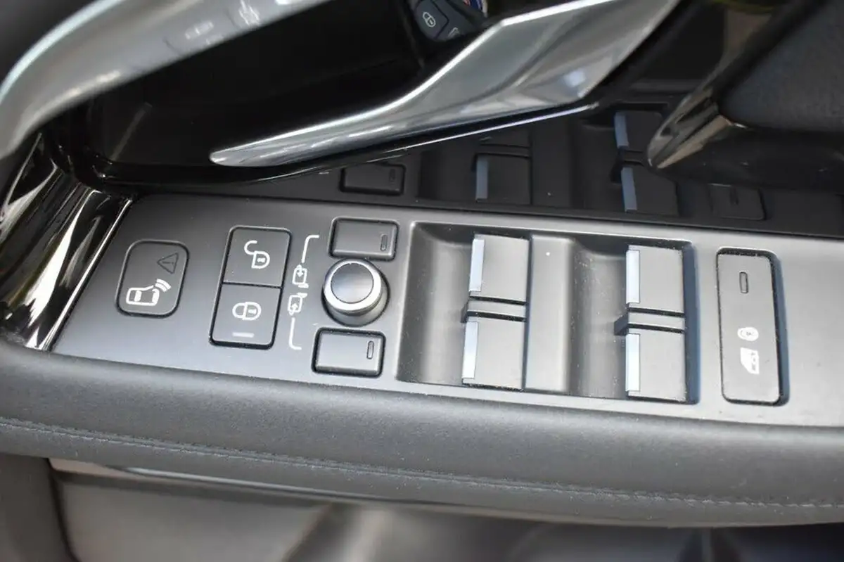 2019-land-rover-range-rover-evoque-20-d180-se-big-24