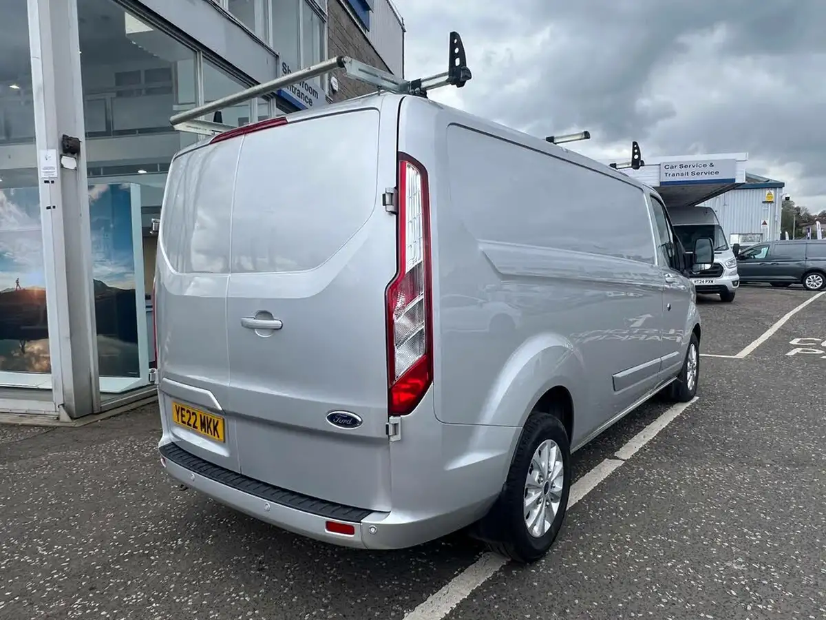 2022-ford-transit-custom-big-10