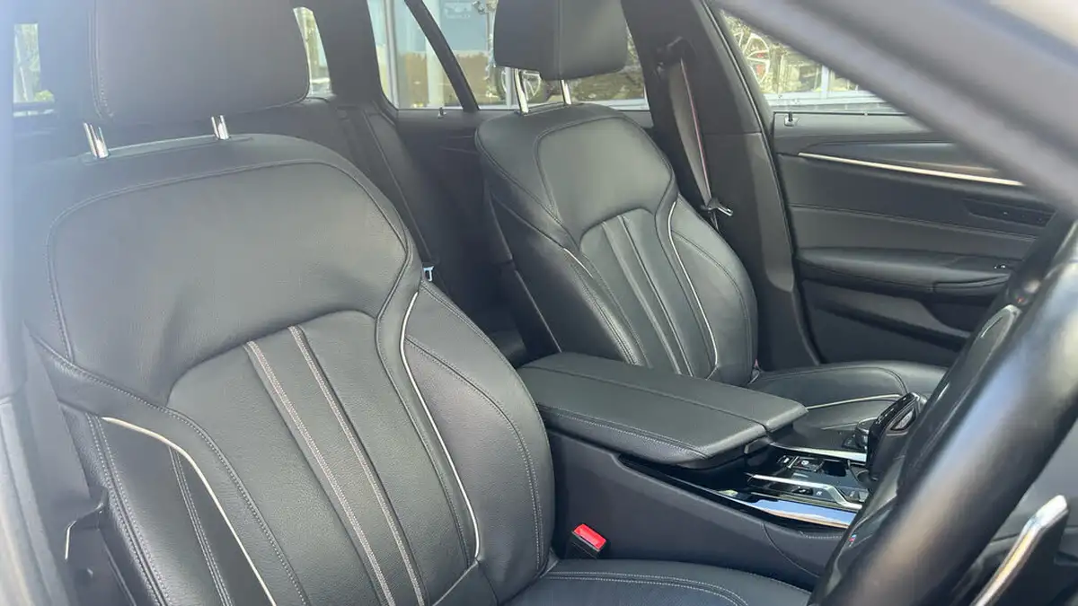 2022-bmw-5-series-20-530e-m-sport-touring-5d-big-22