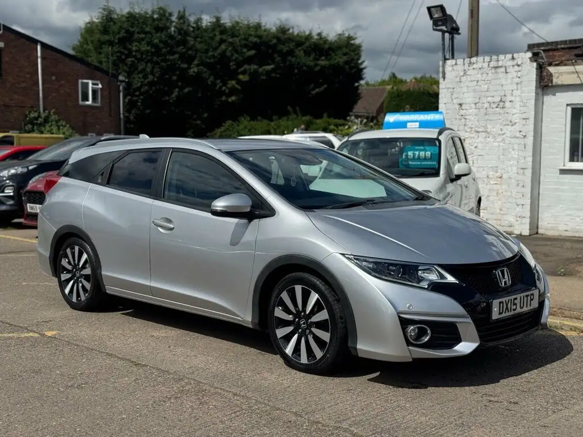 2015-honda-civic-16-i-dtec-sr-honda-connect-with-navi-tourer-big-4