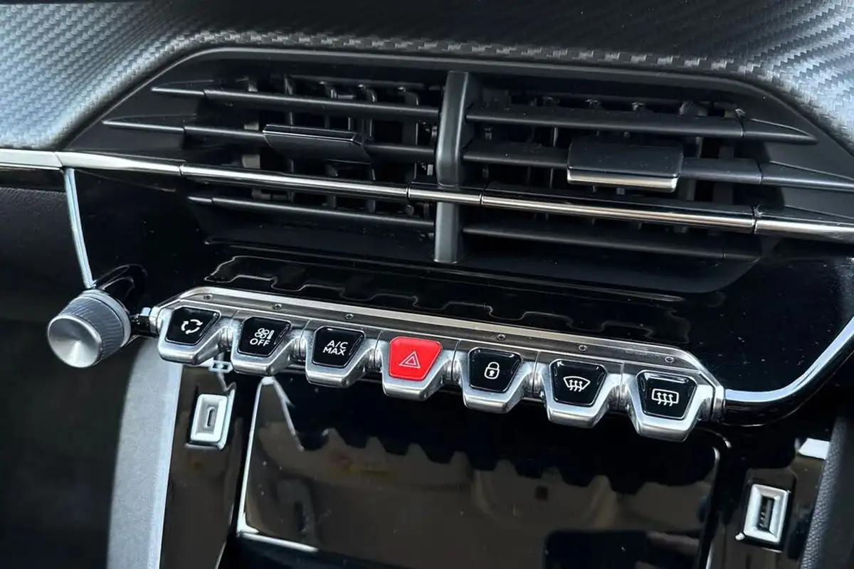 2021-peugeot-2008-suv-12-puretech-allure-130bhp-big-52