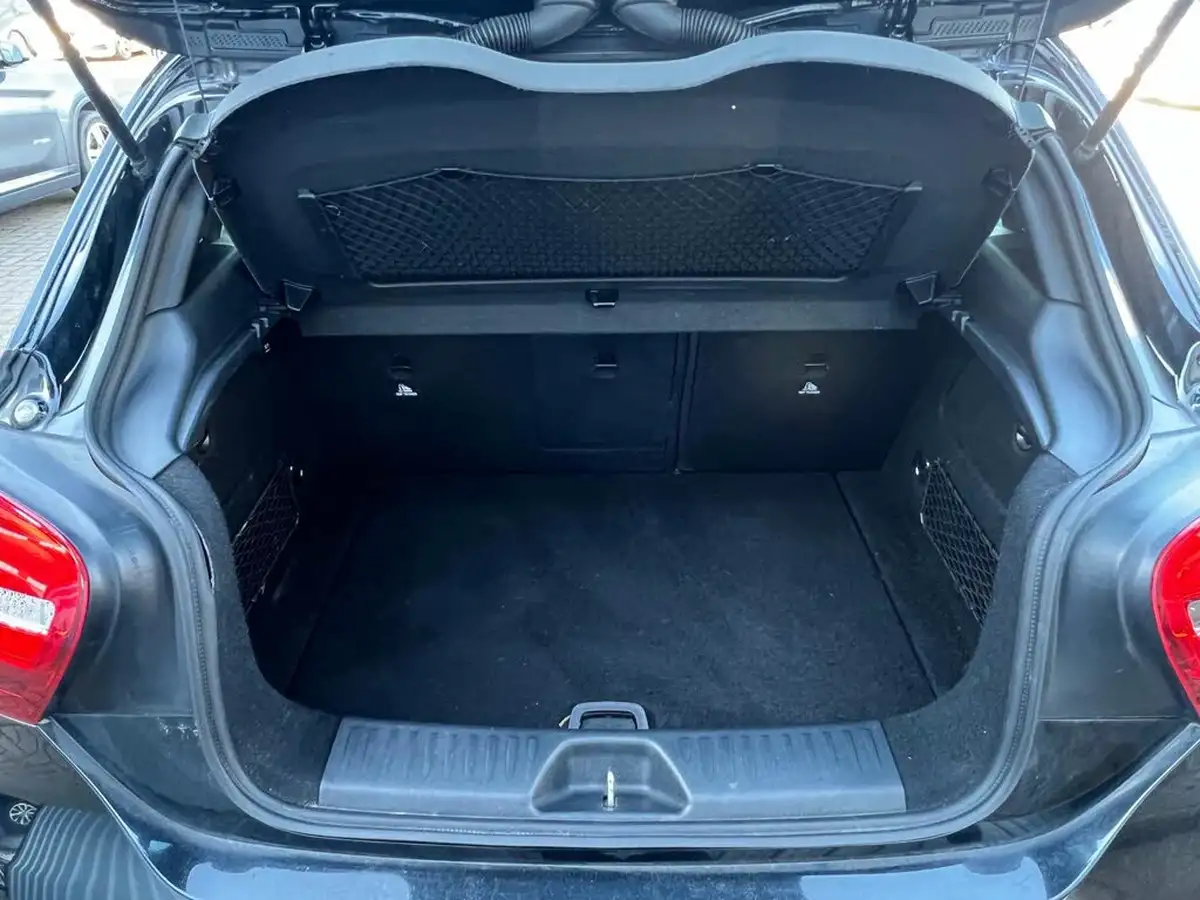 2016-mercedes-benz-a-class-15d-a180d-amg-line-ss-big-50