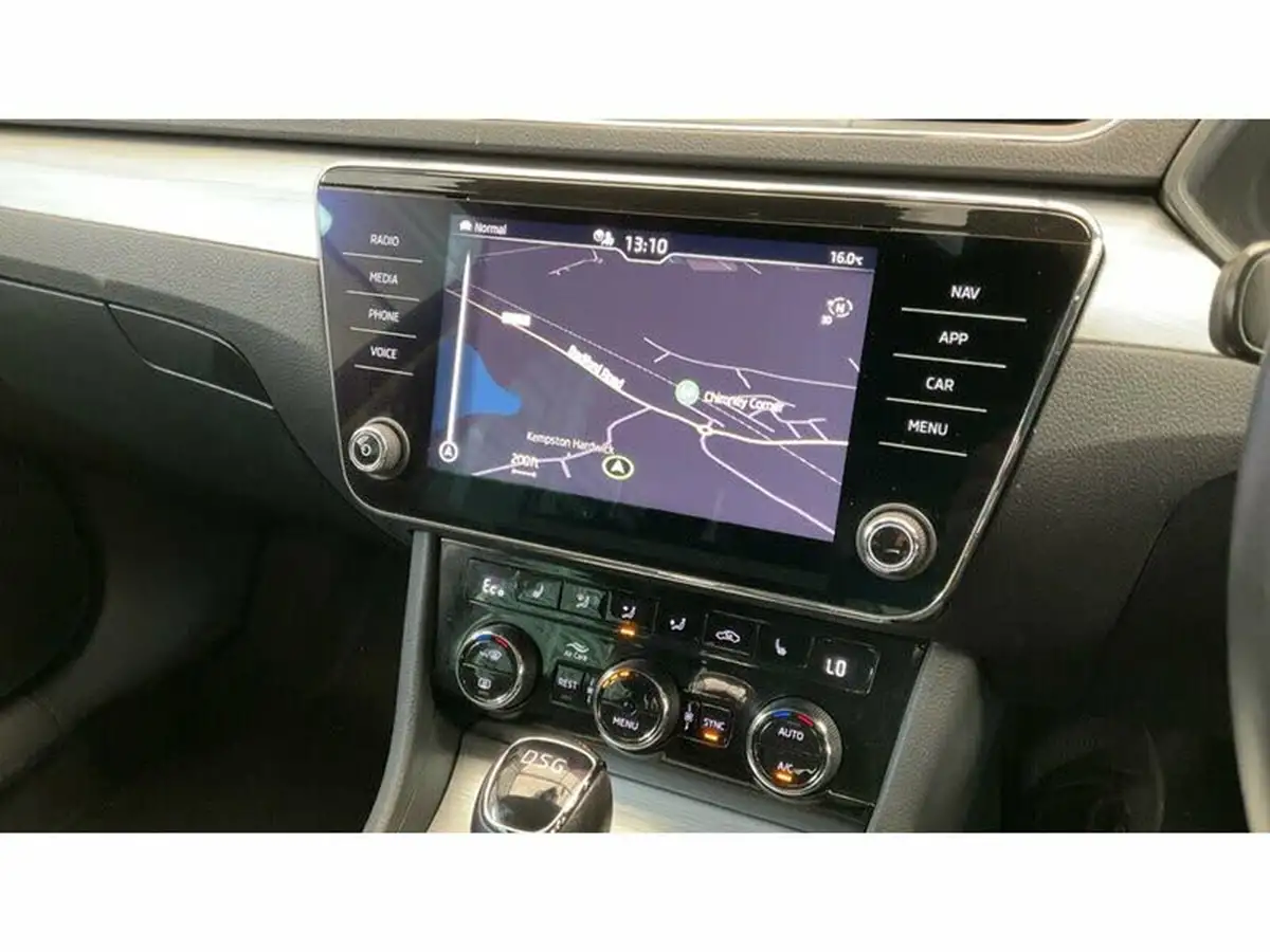 2021-skoda-superb-14-tsi-se-technology-156ps-estate-big-3