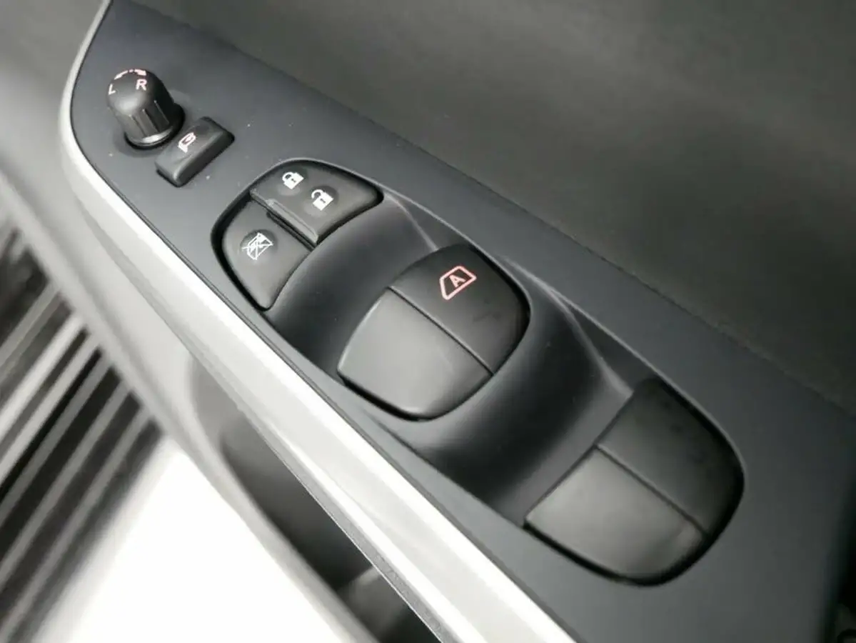 2021-nissan-navara-23dci-tt-n-guard-8-navileathersunroof-auto-big-33