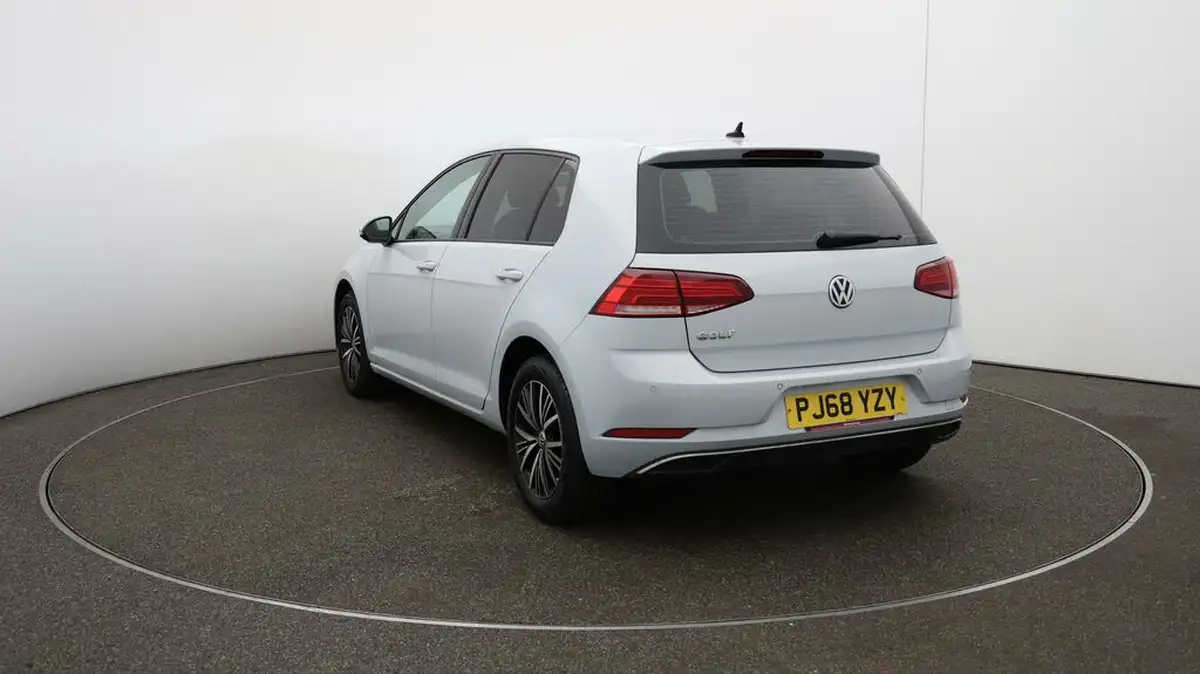 2018-volkswagen-golf-10-tsi-se-115ps-hatchback-5d-big-53