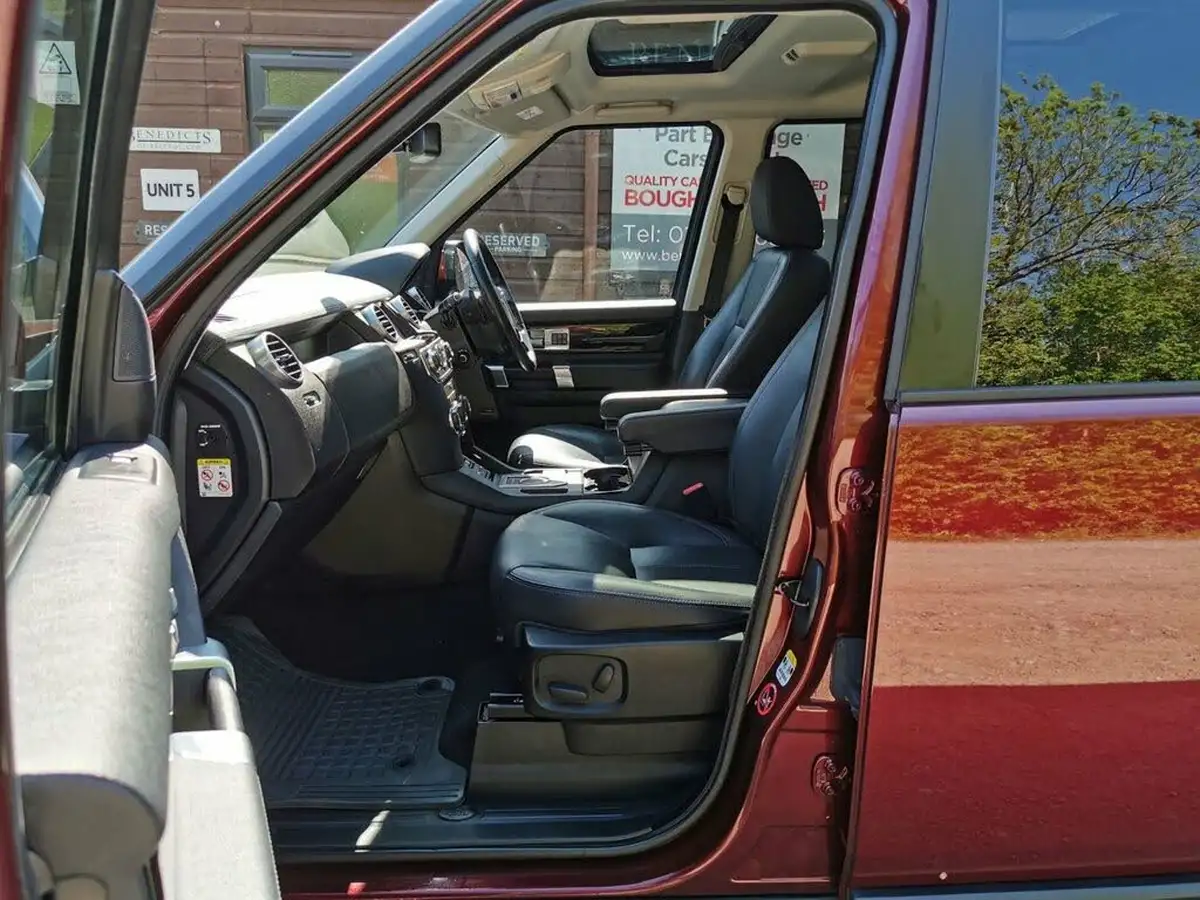 2015-land-rover-discovery-4-30-sd-v6-hse-big-18