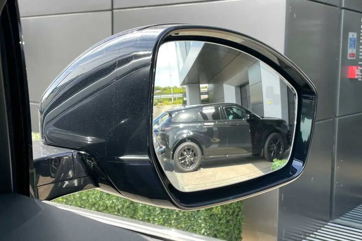 2024-jaguar-f-pace-20-d200-r-dynamic-se-black-90th-anniversary-edition-big-7