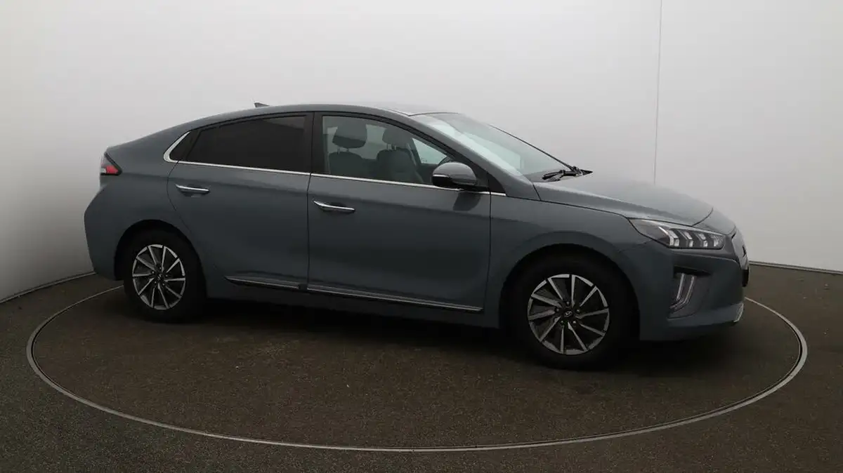 2022-hyundai-ioniq-e-premium-se-electric-big-37