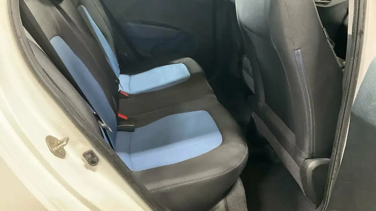 2014-hyundai-i10-10-se-big-11