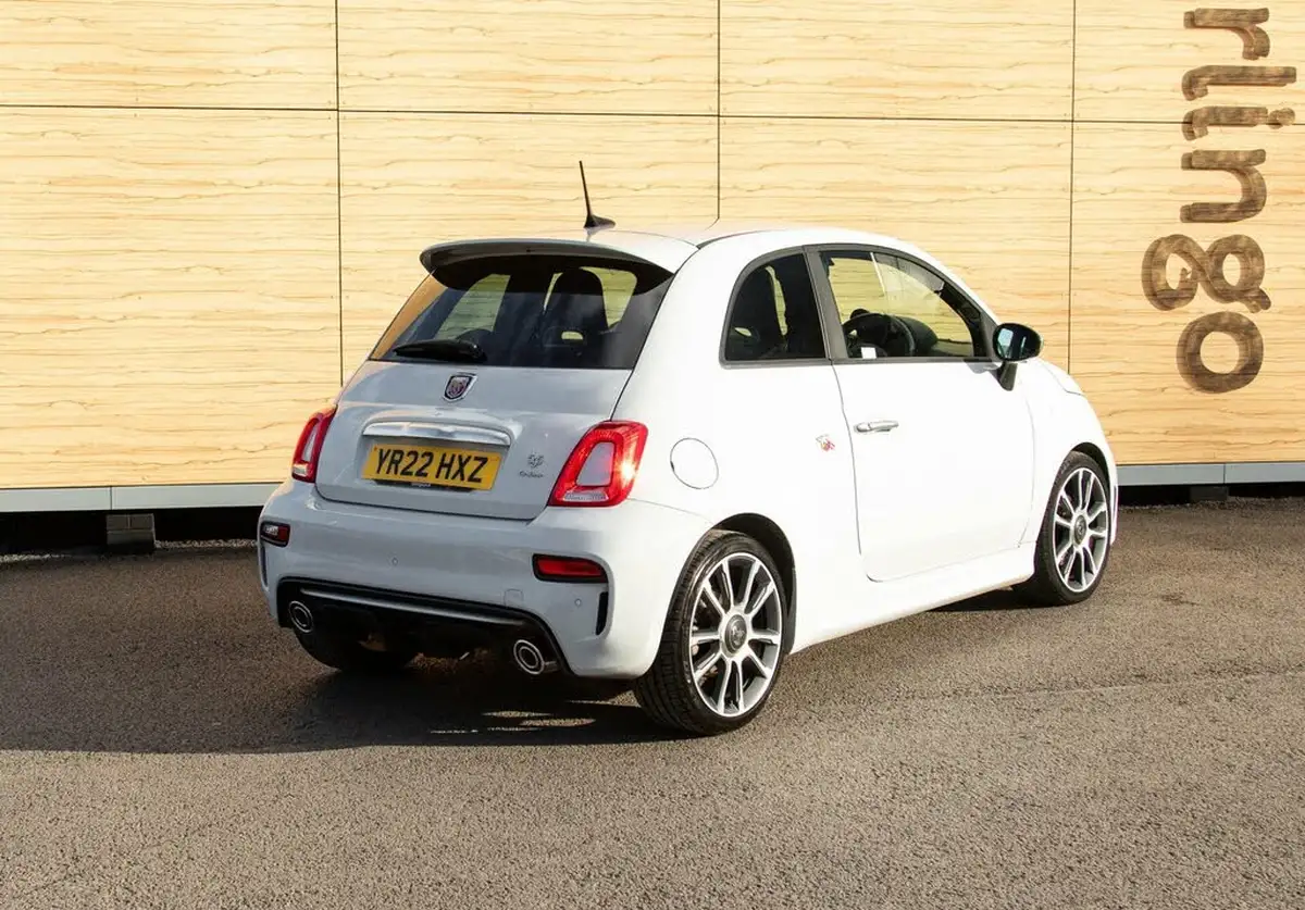 2022-abarth-595-14-tjet-turismo-big-3