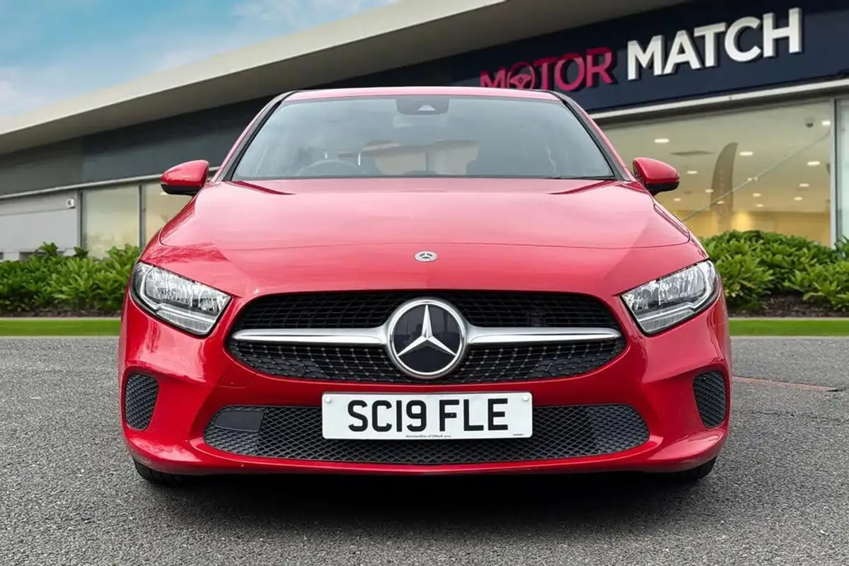 2019-mercedes-benz-a-class-13-a180-se-7g-dct-big-5