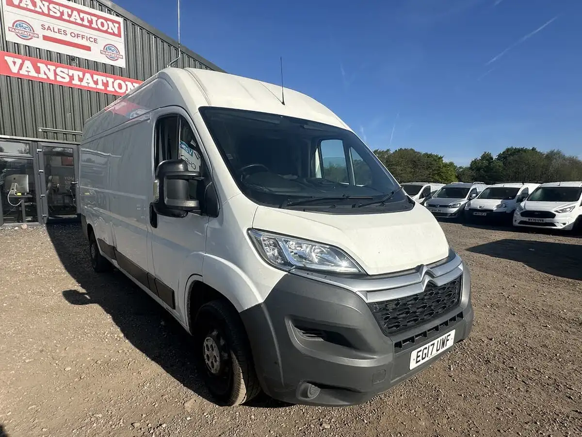 2017-citroen-relay-20bluehdi-35-l3h2-enterprise-130eu6-big-0