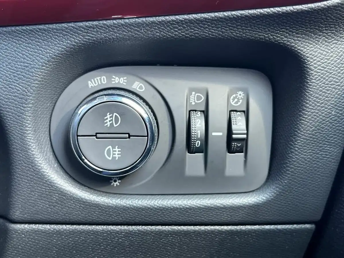 2022-vauxhall-mokka-e-sri-premium-big-25