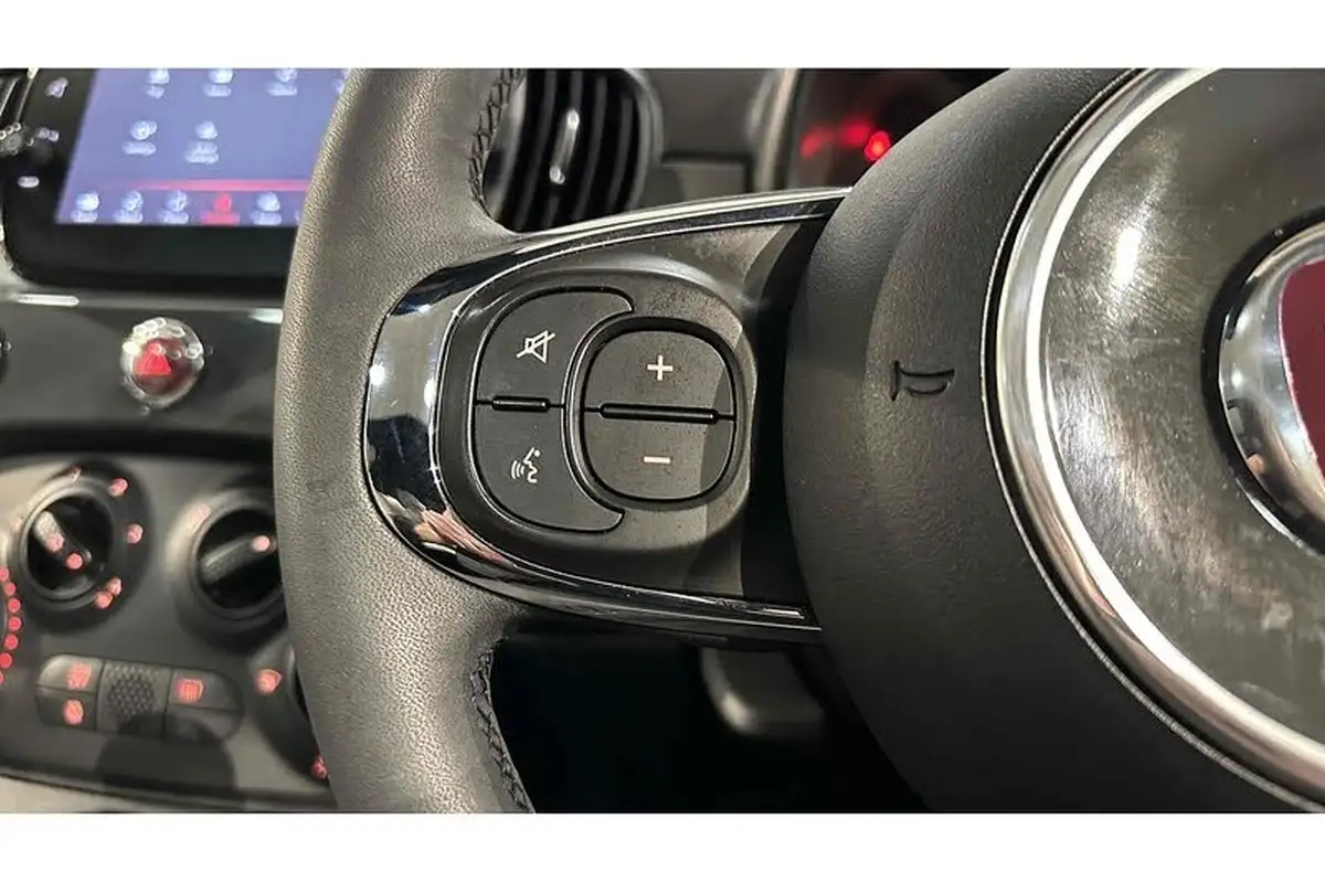 2022-fiat-500-10-dolcevita-big-27