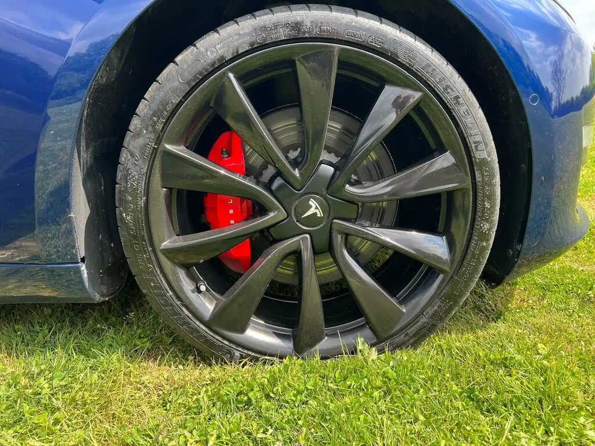 2019-tesla-model-3-e-4x4-performance-pack-big-24