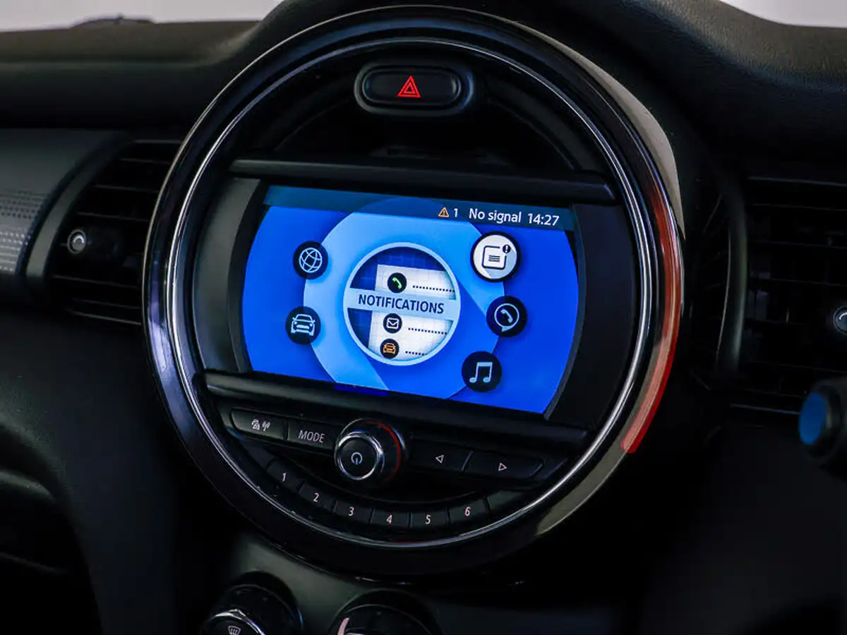 2019-mini-cooper-15-cooper-classic-hatchback-3d-big-14