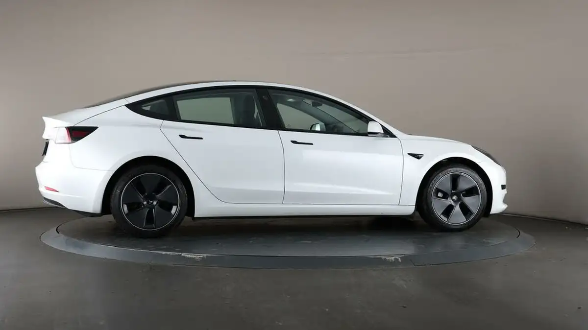 2021-tesla-model-3-e-standard-plus-big-54