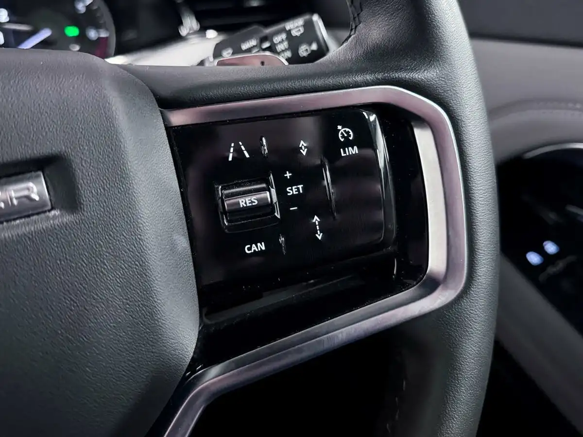 2022-land-rover-range-rover-evoque-15-p300e-r-dynamic-se-big-40