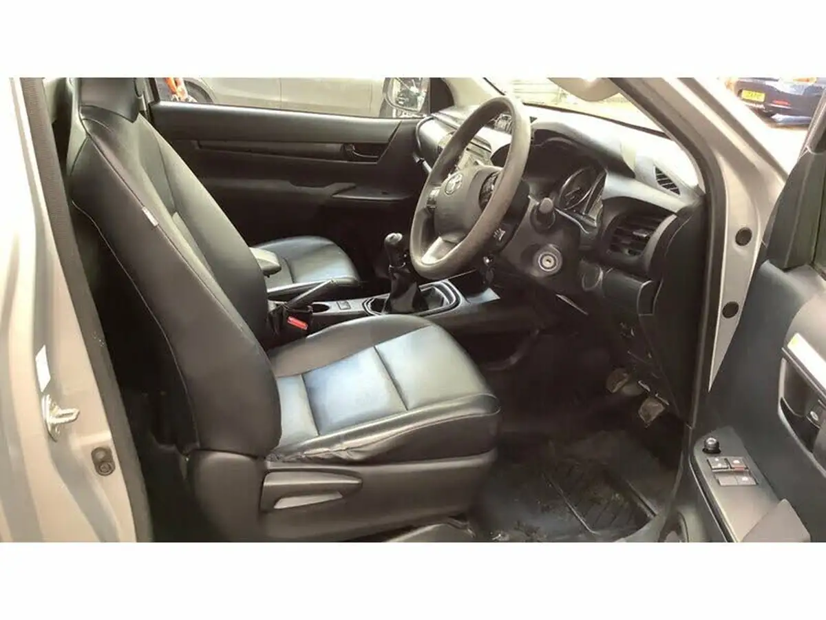 2021-toyota-hi-lux-24d-4d-active-150hpeu6dt-e-single-pick-up-big-6