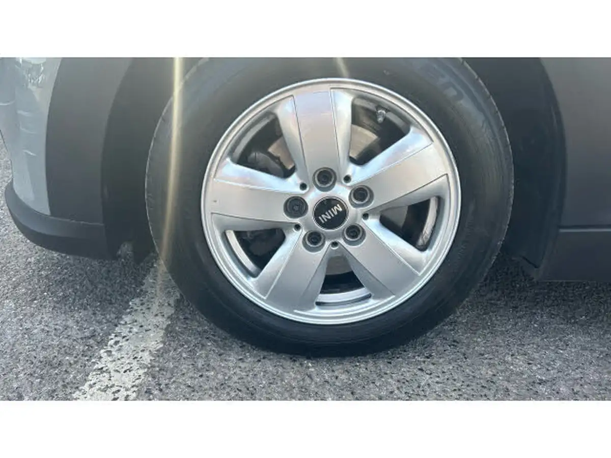 2021-mini-cooper-15-one-classic-5d-big-39