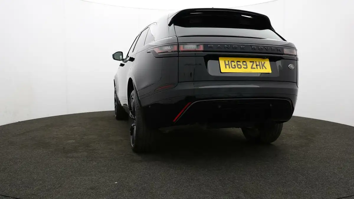 2019-land-rover-range-rover-velar-20-d240-r-dynamic-hse-big-24