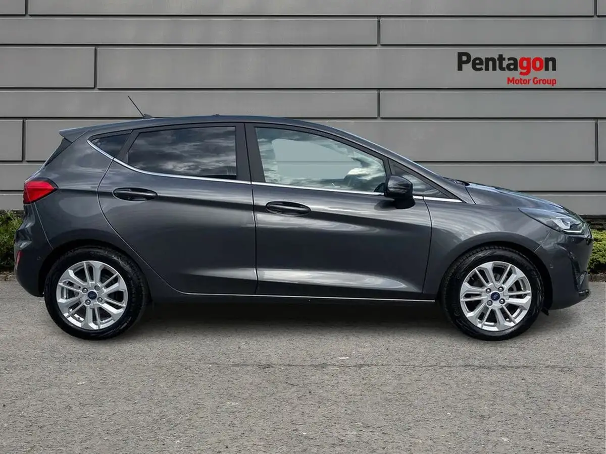 2022-ford-fiesta-10t-titanium-125ps-hybrid-mhev-big-10