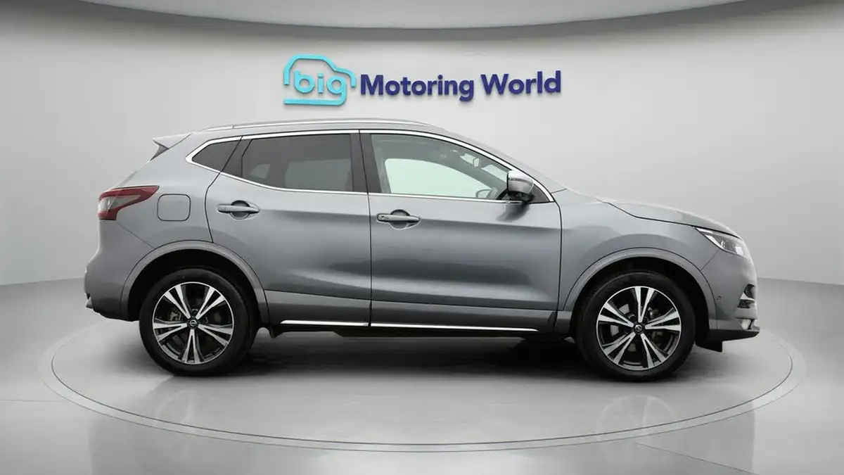 2020-nissan-qashqai-13-dig-t-tekna-160ps-19in-alloys-dct-big-7
