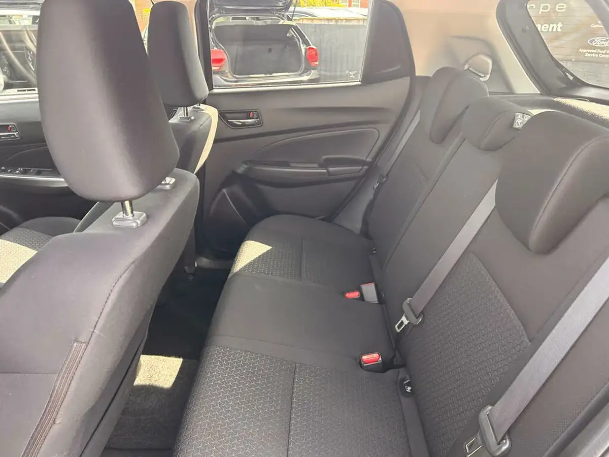 2024-suzuki-swift-12-dualjet-sz5-big-14
