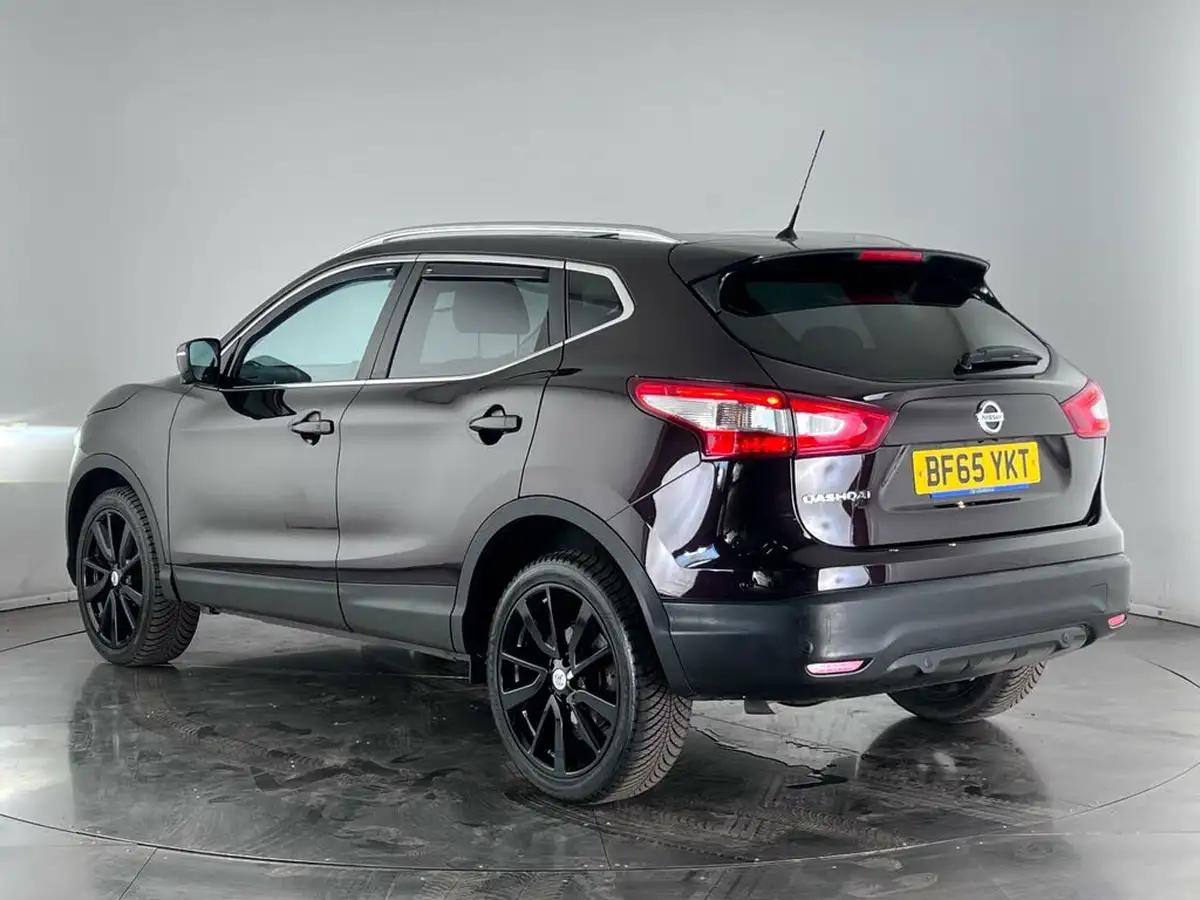 2015-nissan-qashqai-16dci-tekna-xtronic-cvt-big-3