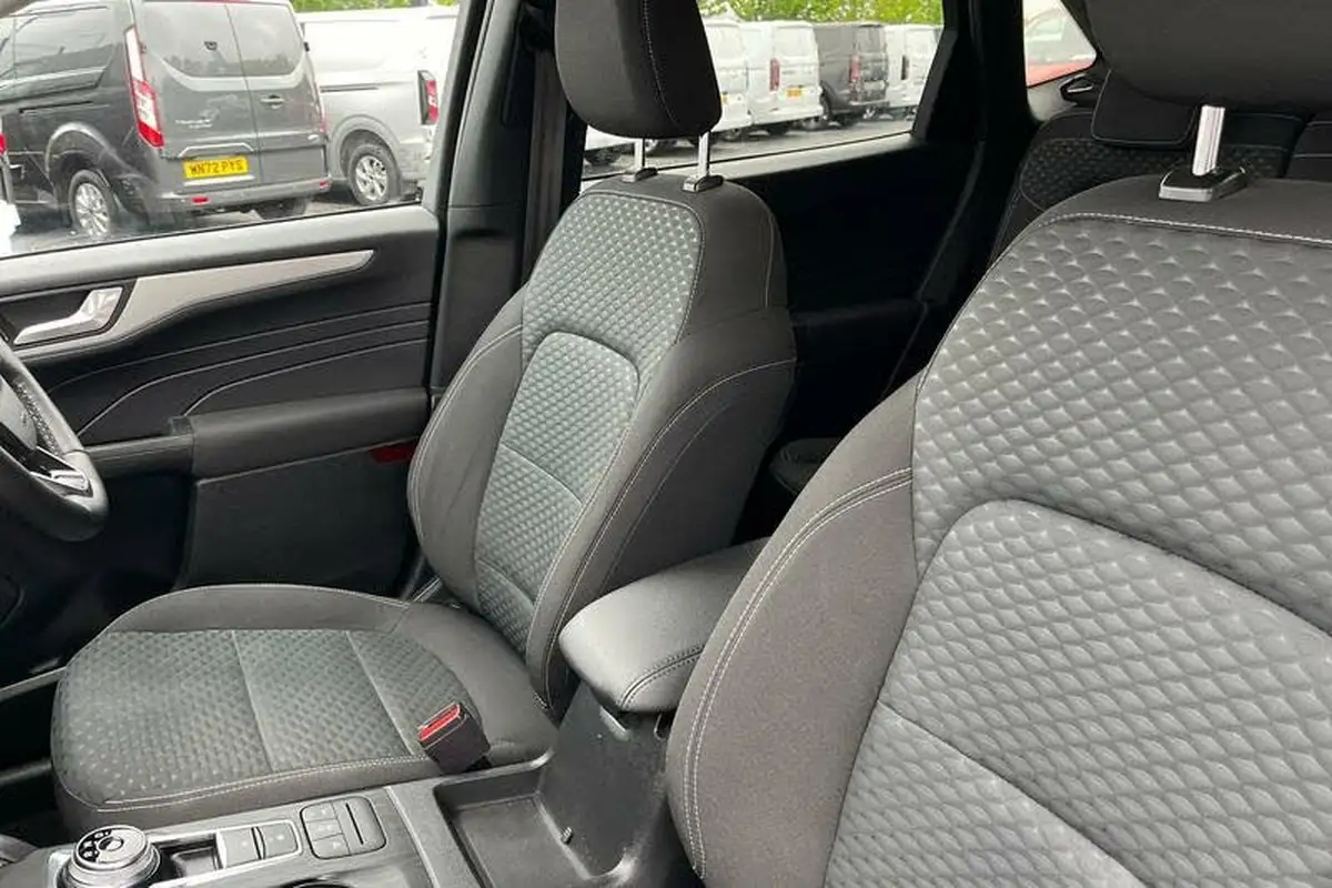2022-ford-kuga-15-zetec-auto-big-18