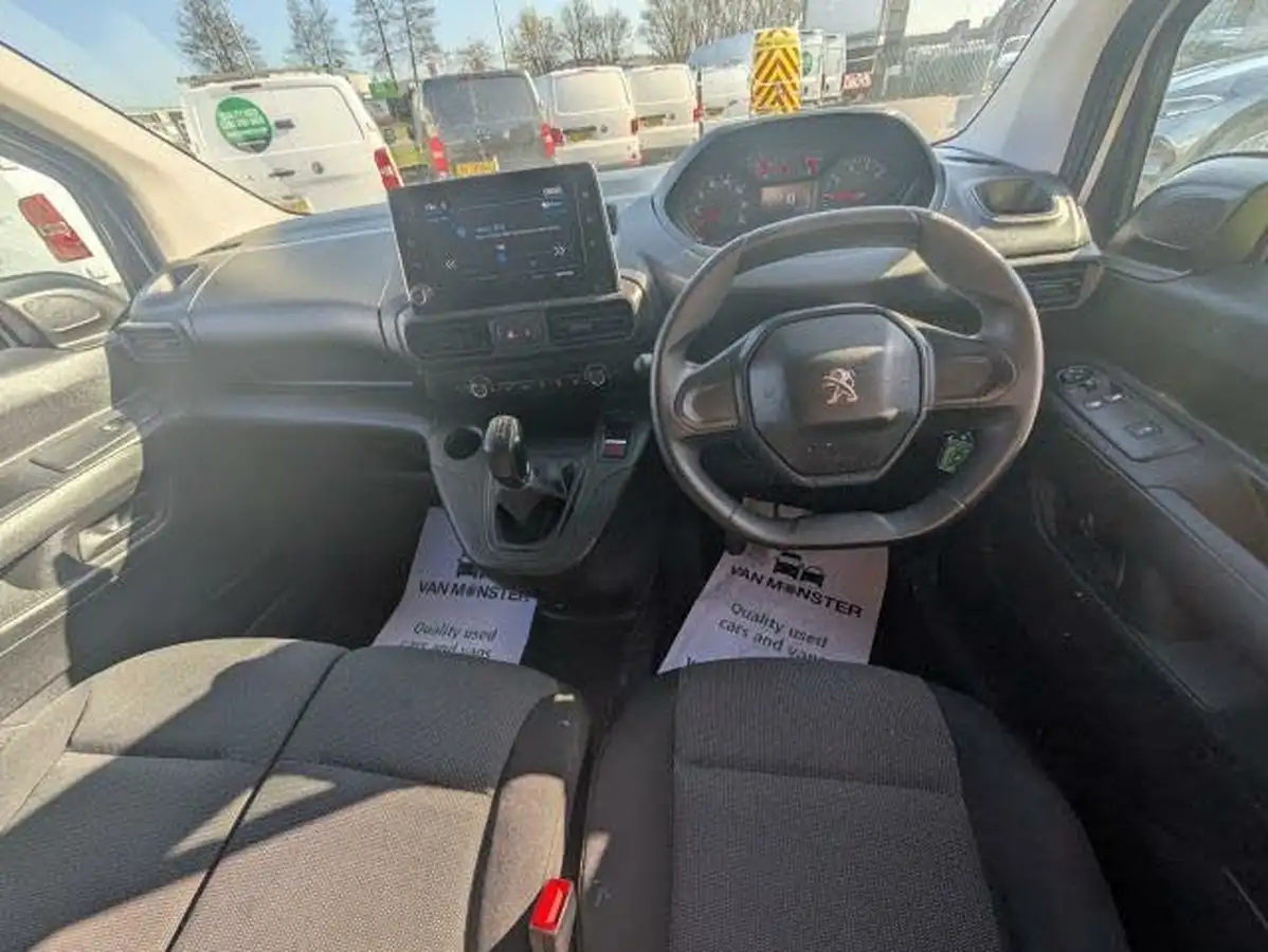 2020-peugeot-partner-15-bluehdi-950-professional-100ps-eu6dt-long-panel-big-14