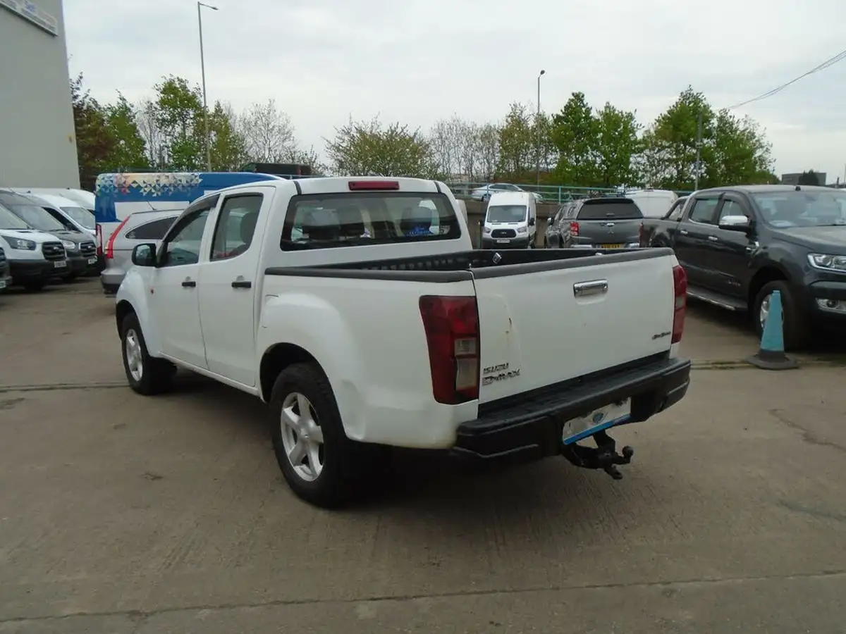 2014-isuzu-d-max-25td-4x4-double-pickup-big-4