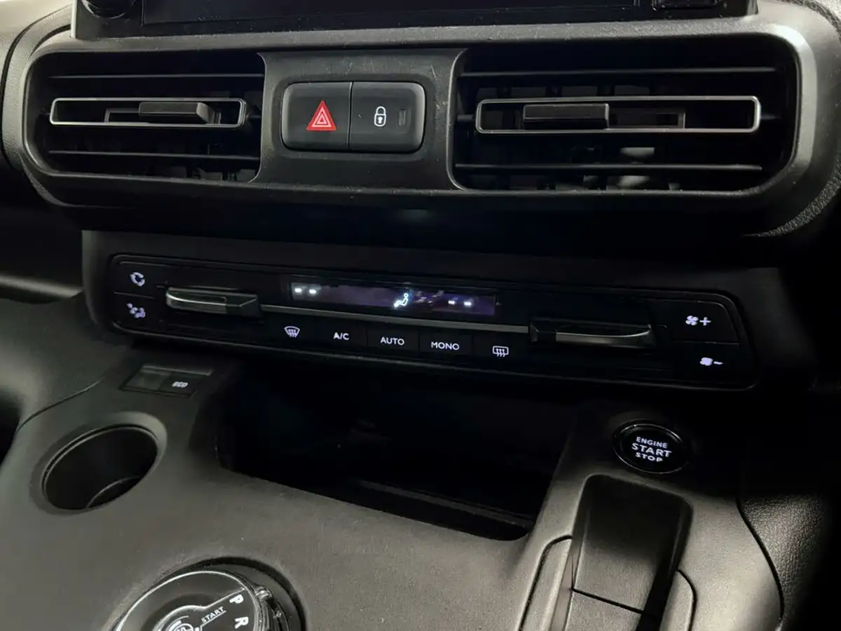 2020-vauxhall-combo-life-12i-elite-big-25